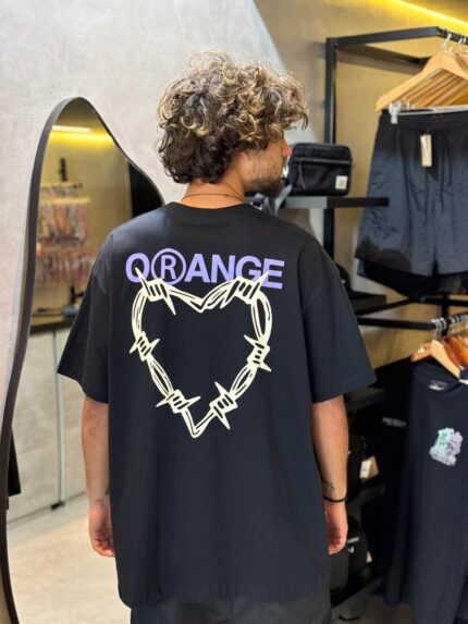 Camiseta Orange House Preto