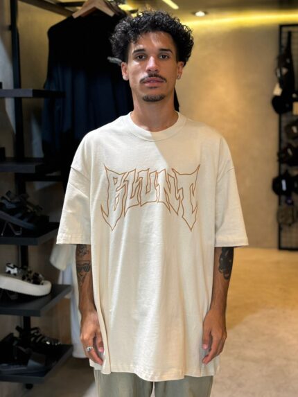 Camiseta Blunt Especial Over Serrated Areia