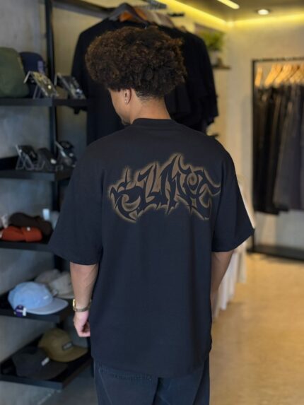 Camiseta Blunt Over Neverm Preto