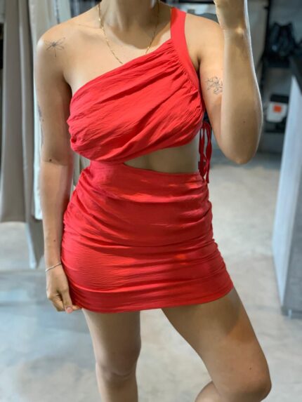 Vestido Assimétrico Busto Franzido Vermelho